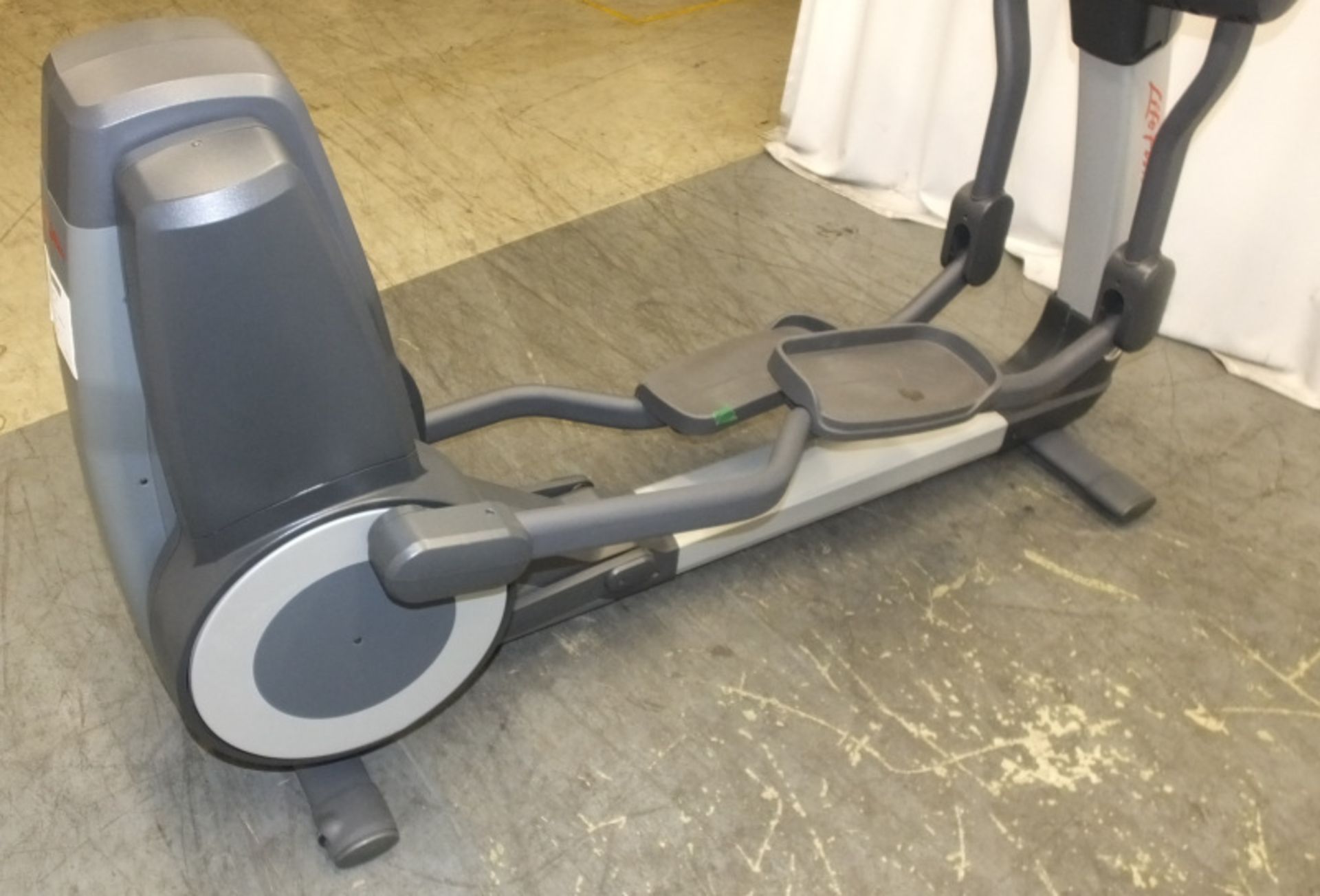 Life Fitness 95x Elliptical Cross Trainer - please check pictures for condition - Image 3 of 14