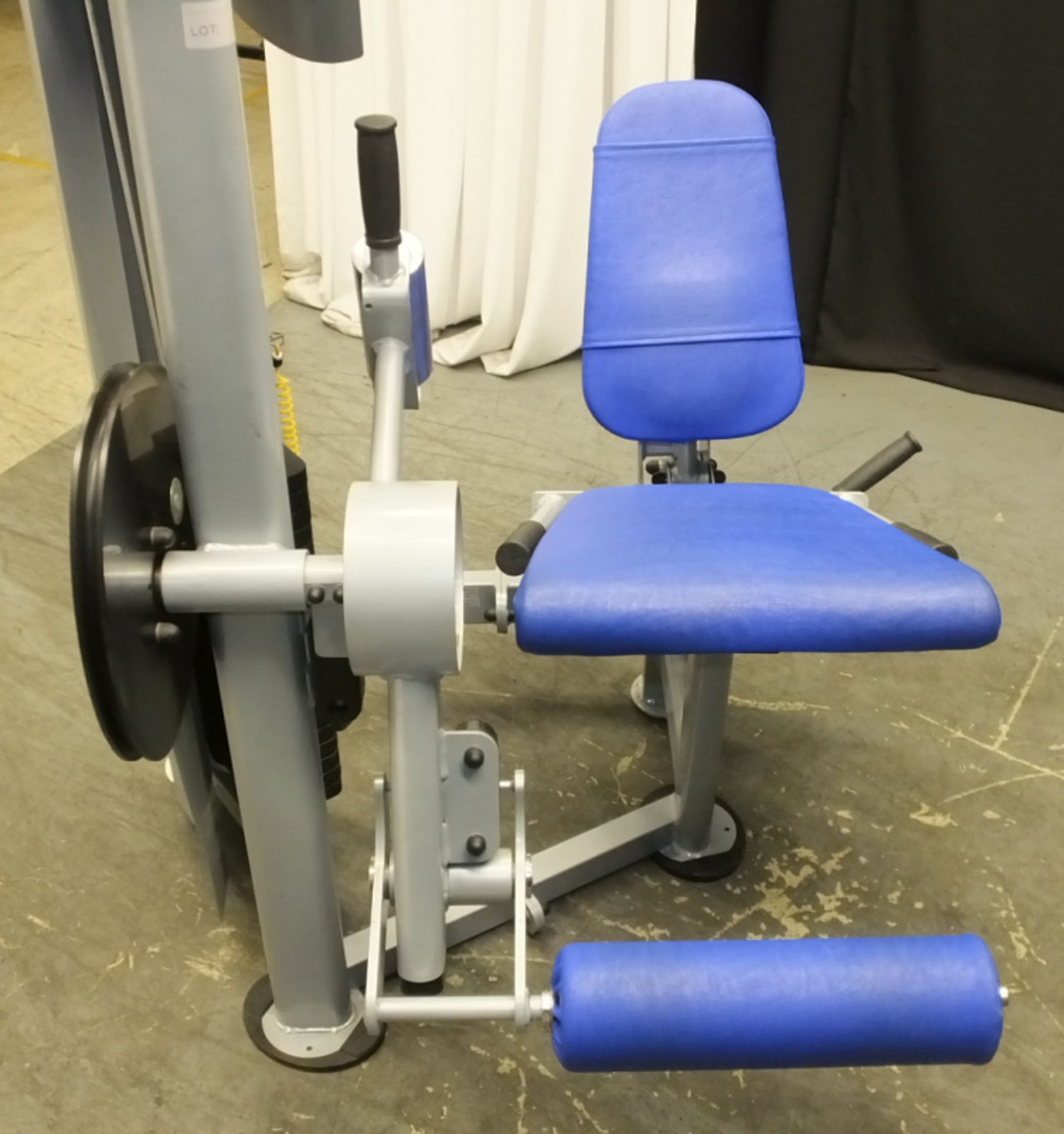 R2 Strength Leg Extension Machine - Image 2 of 9