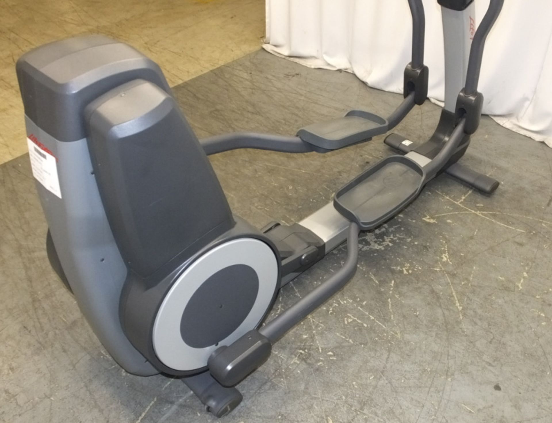 Life Fitness 95x Elliptical Cross Trainer - please check pictures for condition - Image 5 of 13