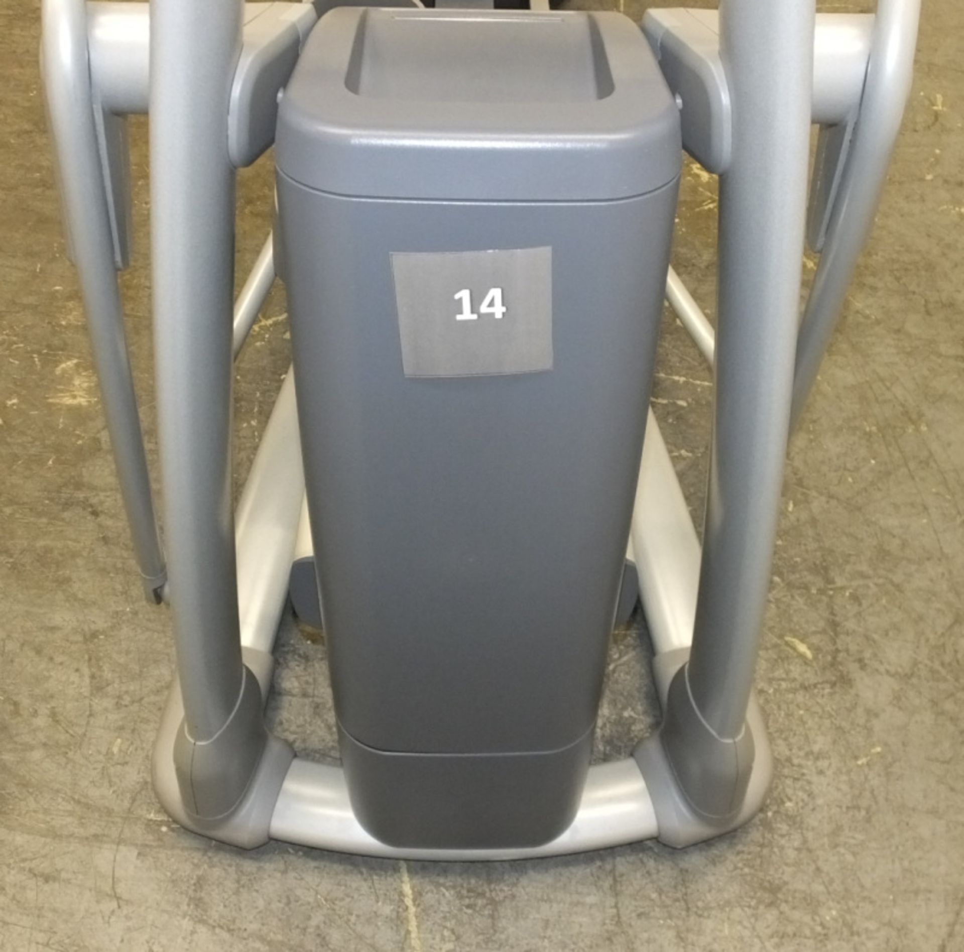 Precor EFX 576i Elliptical Cross Trainer - Please see pictures for condition - Image 8 of 13