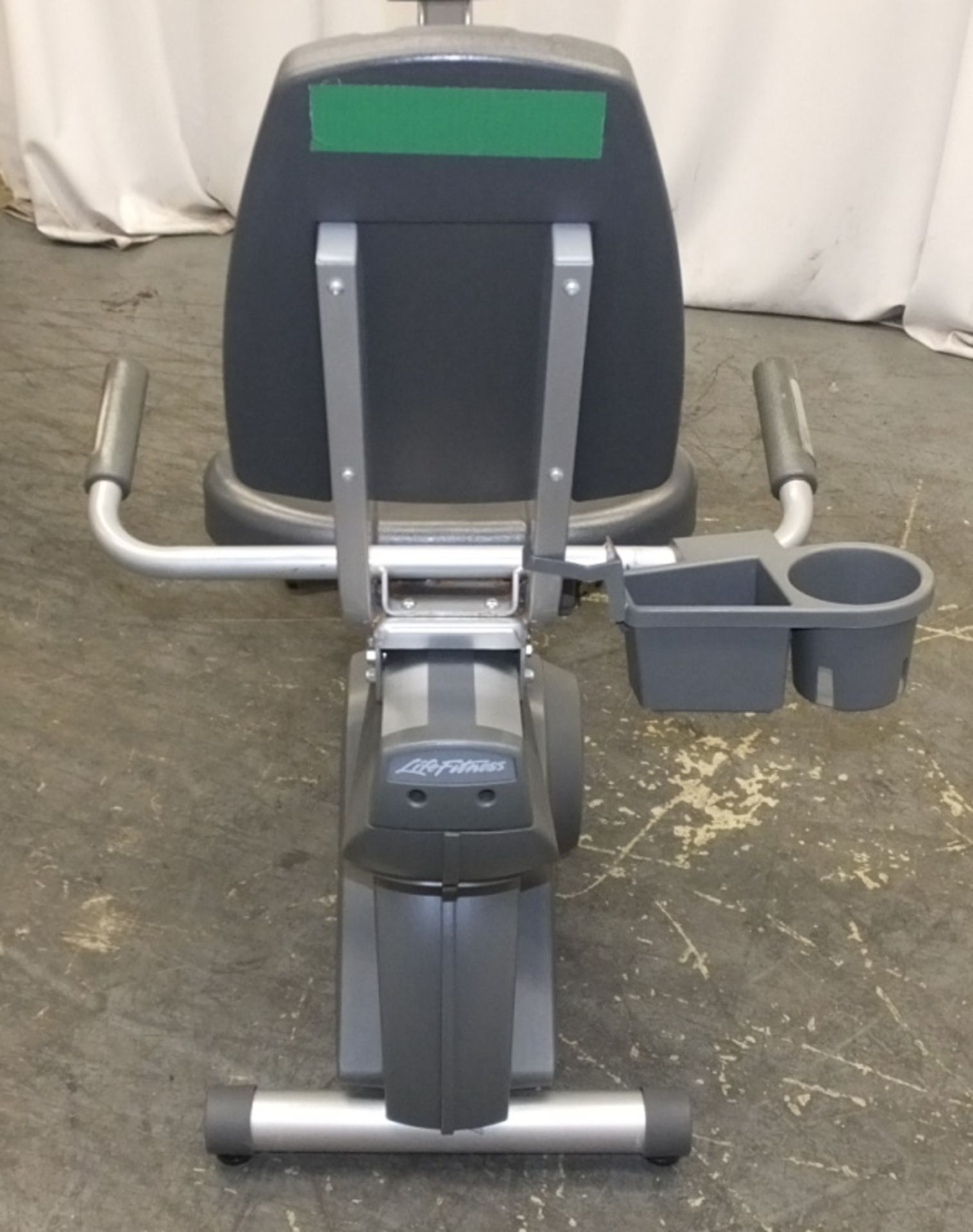 Life Fitness 95Ri Recumbent Exercise Bike - badly damaged display unit - Please check pictures - Image 2 of 14