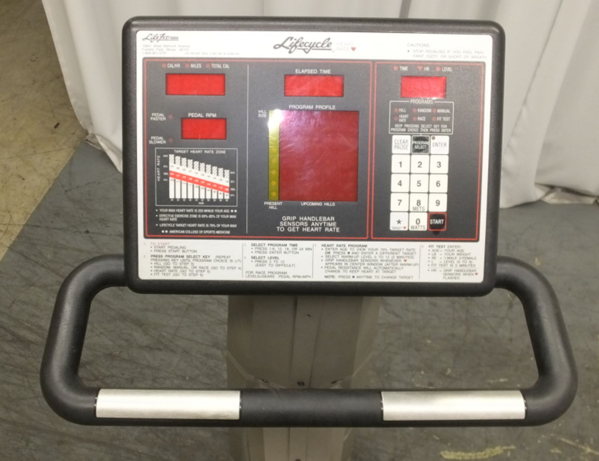 Life Fitness Lifecycle 9500HR Exercise Bike - Please check pictures for condition - Image 4 of 14