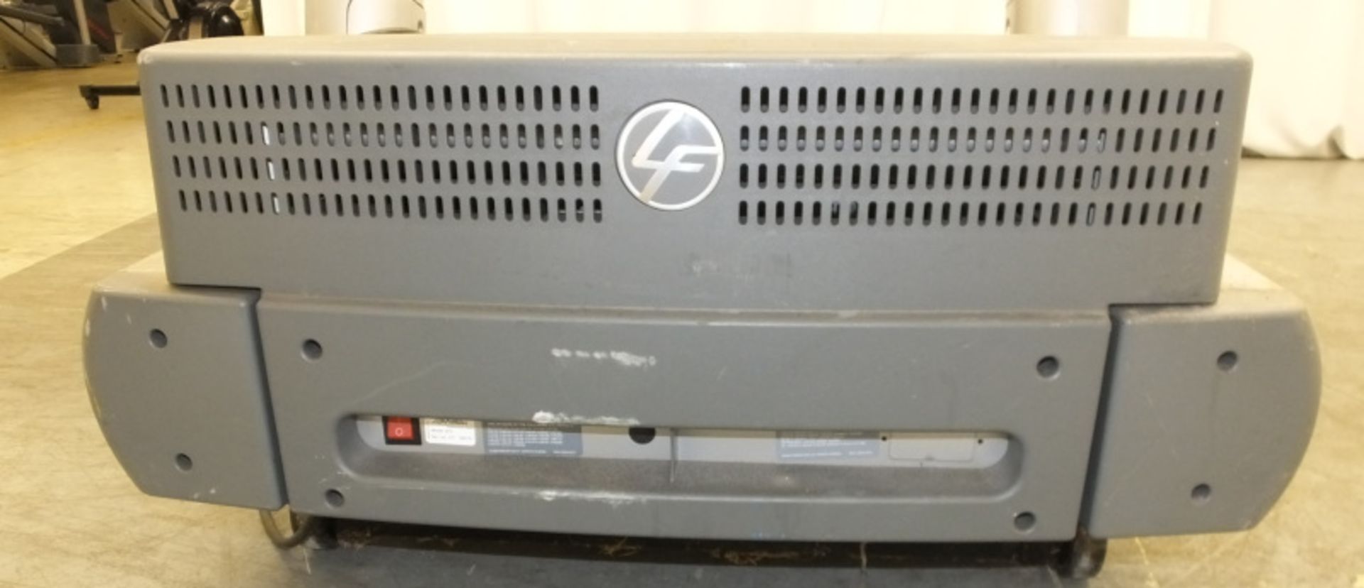 Life Fitness 97Ti Treadmill - Please check pictures for condition - Image 3 of 13