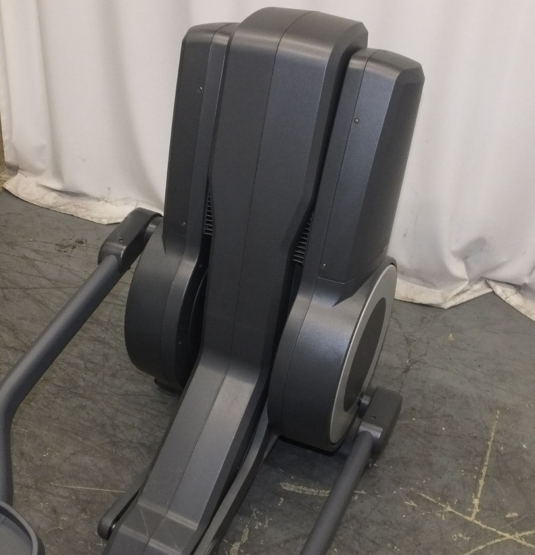 Life Fitness 95x Elliptical Cross Trainer - Badly damaged to right arm section as seen in - Image 10 of 17