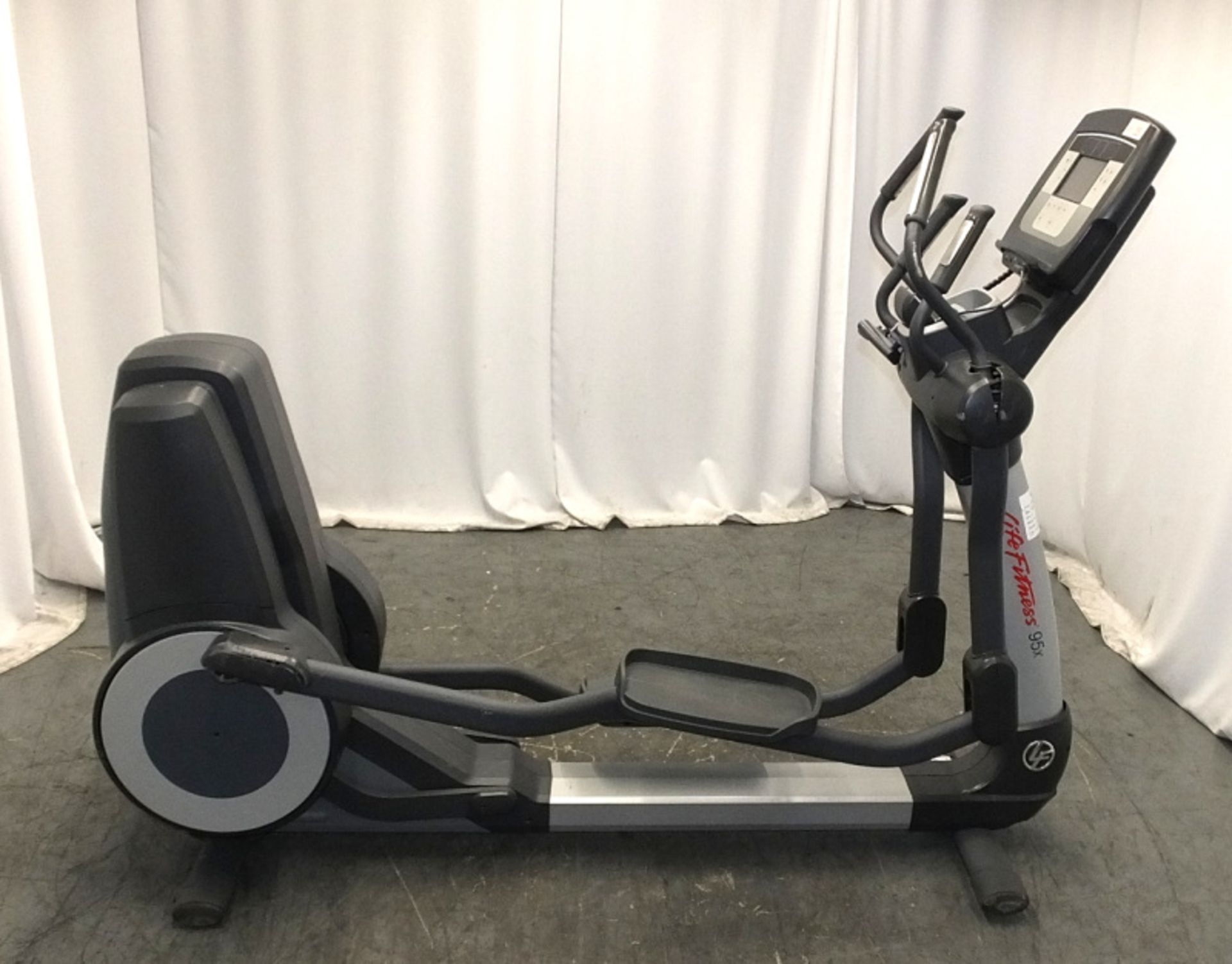 Life Fitness 95x Elliptical Cross Trainer - Badly damaged to right arm section as seen in