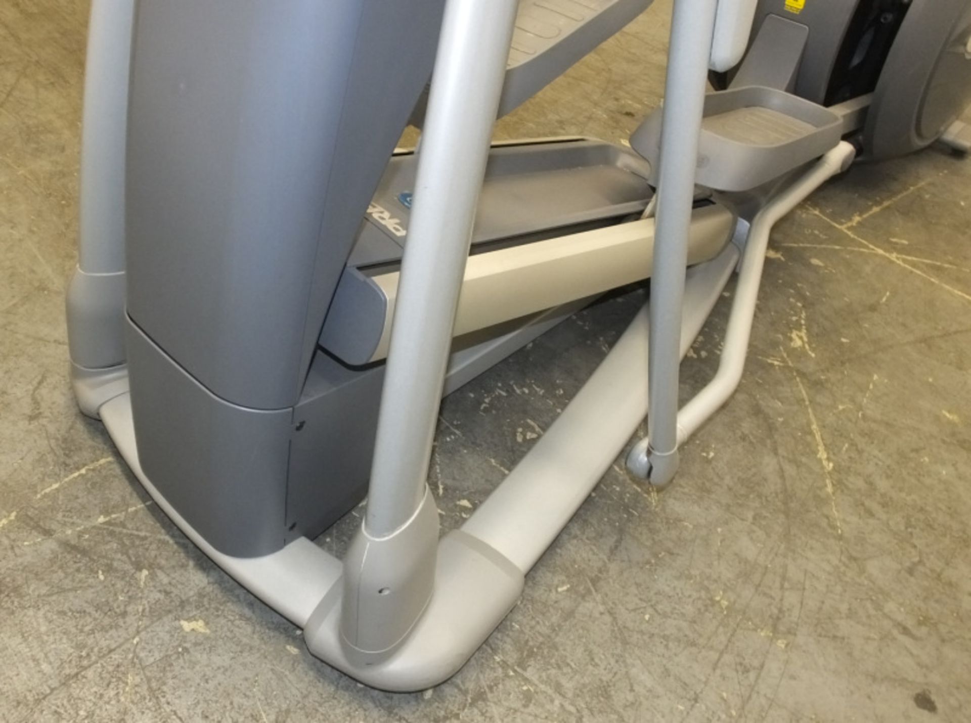 Precor EFX 576i Elliptical Cross Trainer - Left arm section loose, please see pictures for - Image 4 of 13