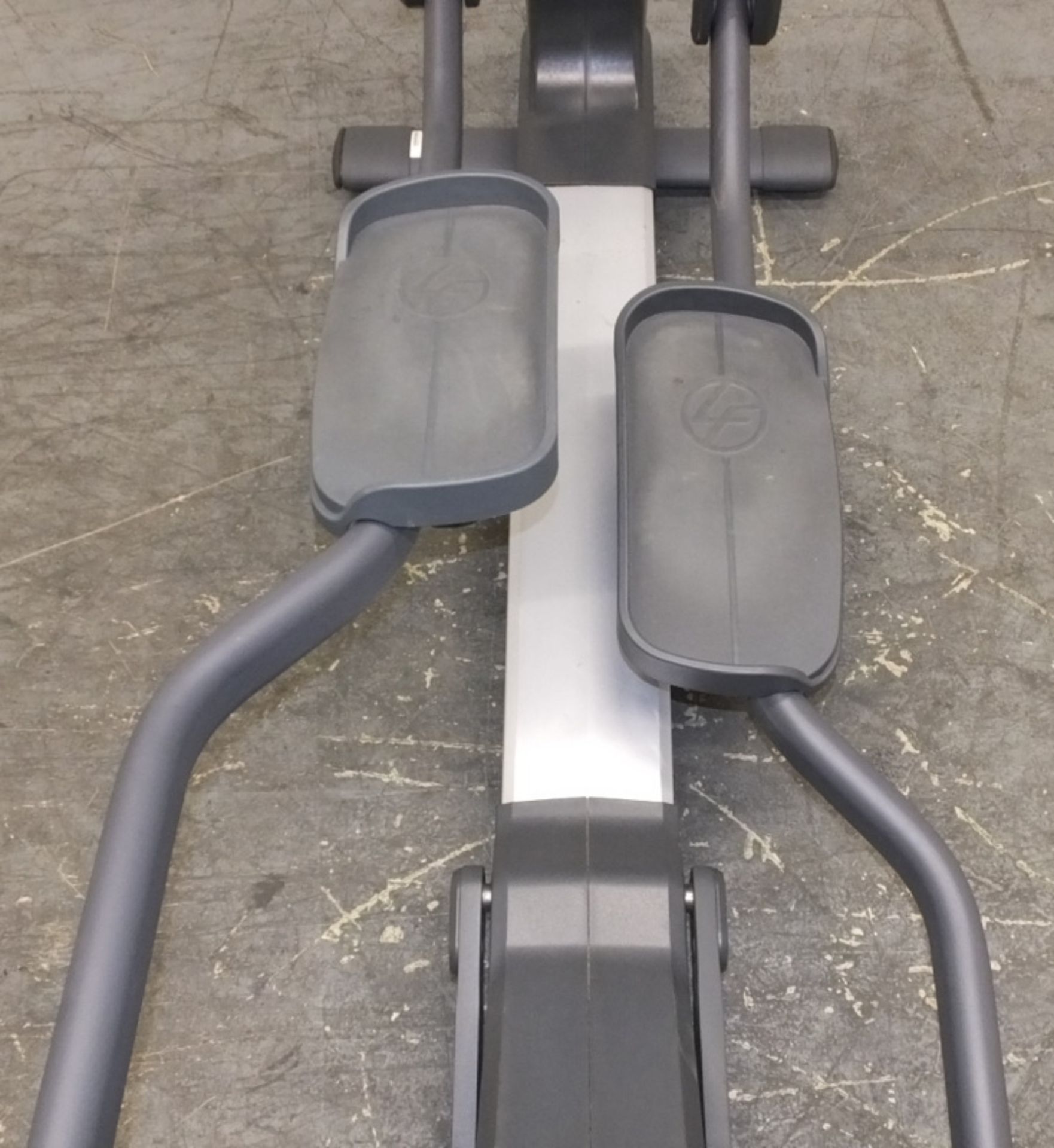 Life Fitness 95x Elliptical Cross Trainer - please check pictures for condition - Image 3 of 13