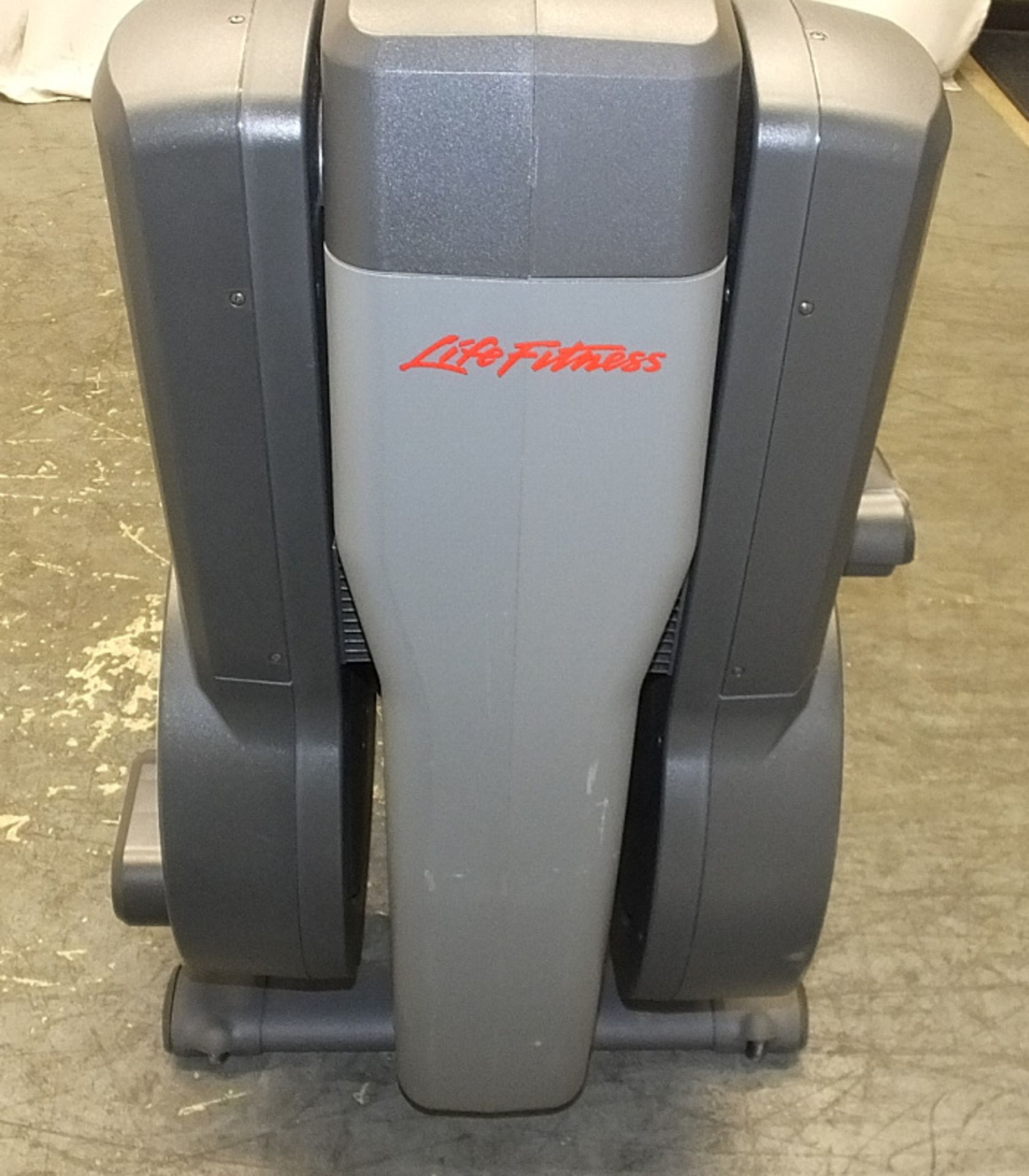Life Fitness 95x Elliptical Cross Trainer - Badly damaged to right arm section as seen in - Image 9 of 17