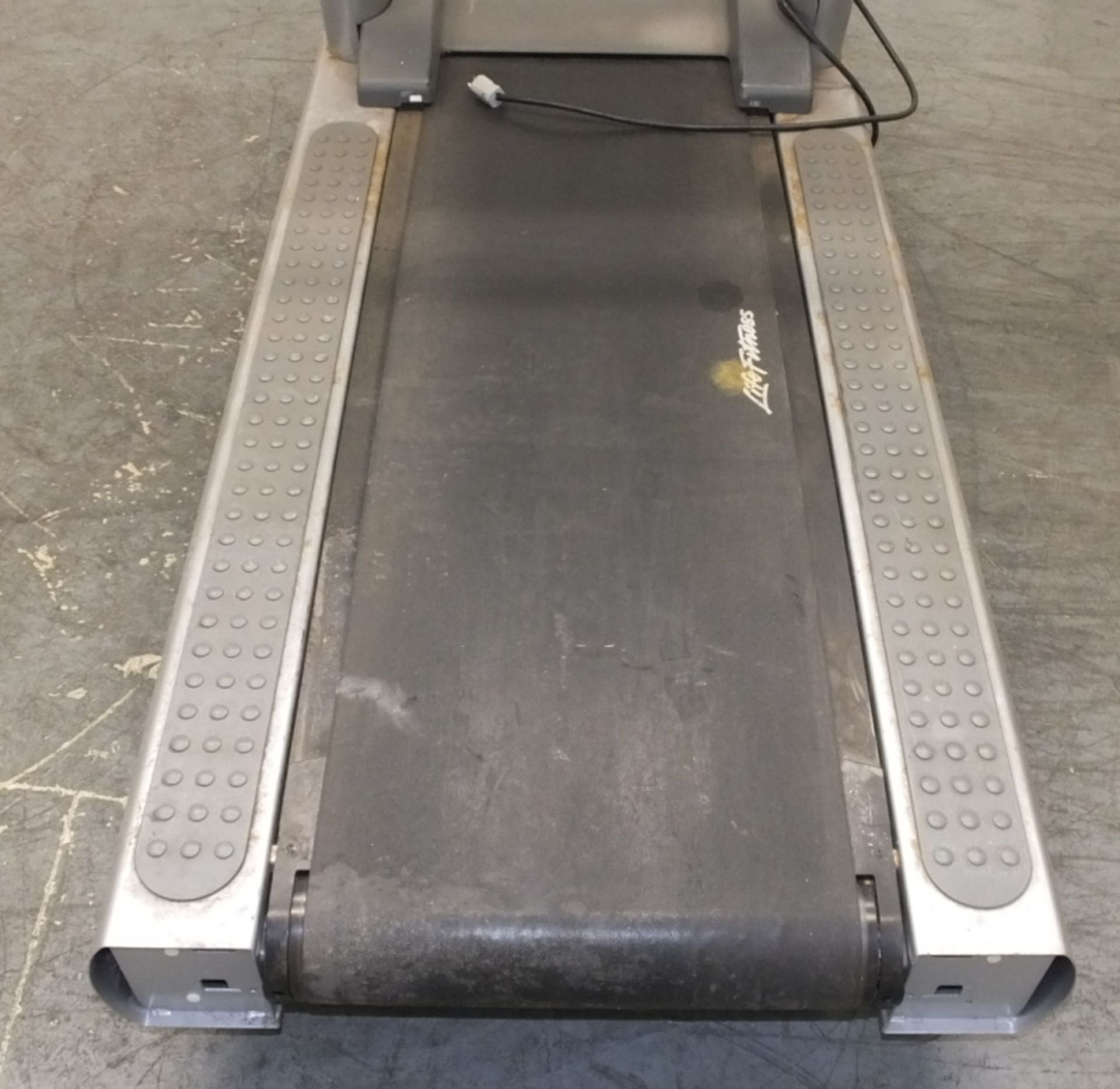 Life Fitness 97Ti Treadmill - Please check pictures for condition - Image 6 of 13