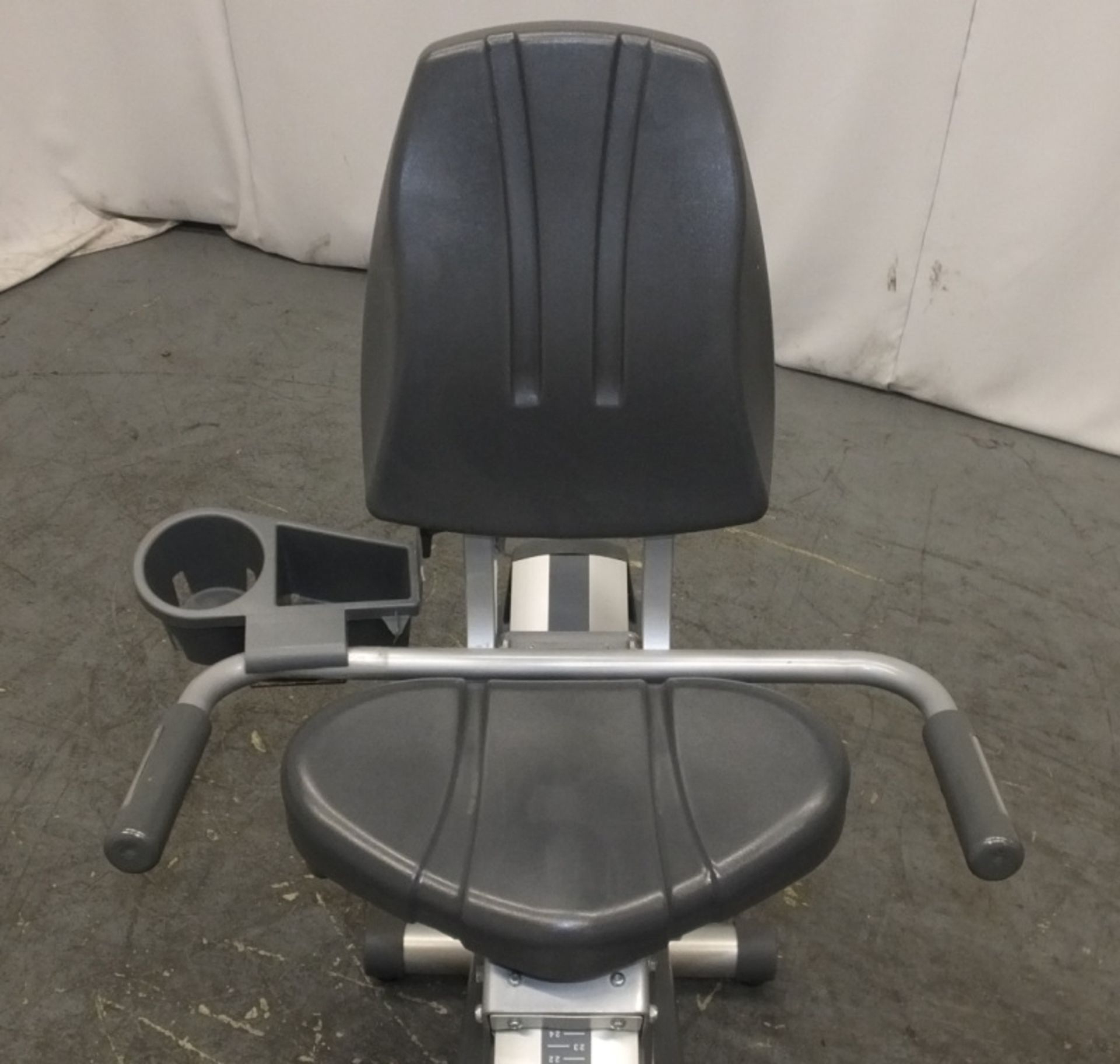 Life Fitness 95Ri Recumbent Exercise Bike - badly damaged display unit - Please check pictures - Image 7 of 14