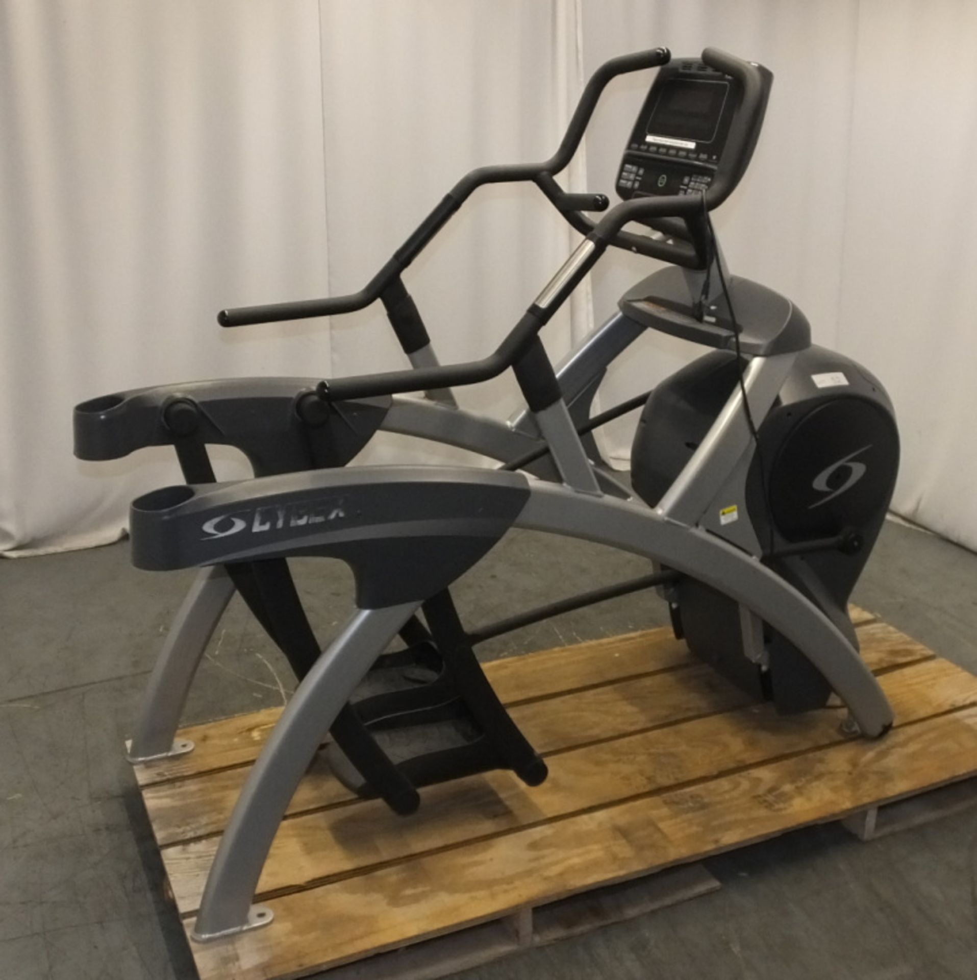 Cybex 750A Total Body ARC Cross Trainer