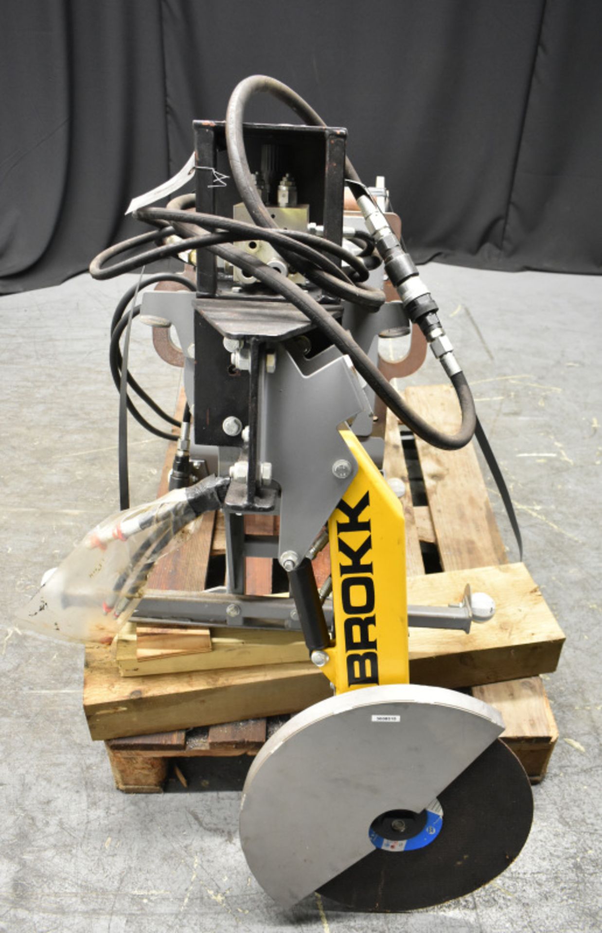 Brokk 330 Robotic Demolition Machine with attachments & accessories (see description) - Image 66 of 93