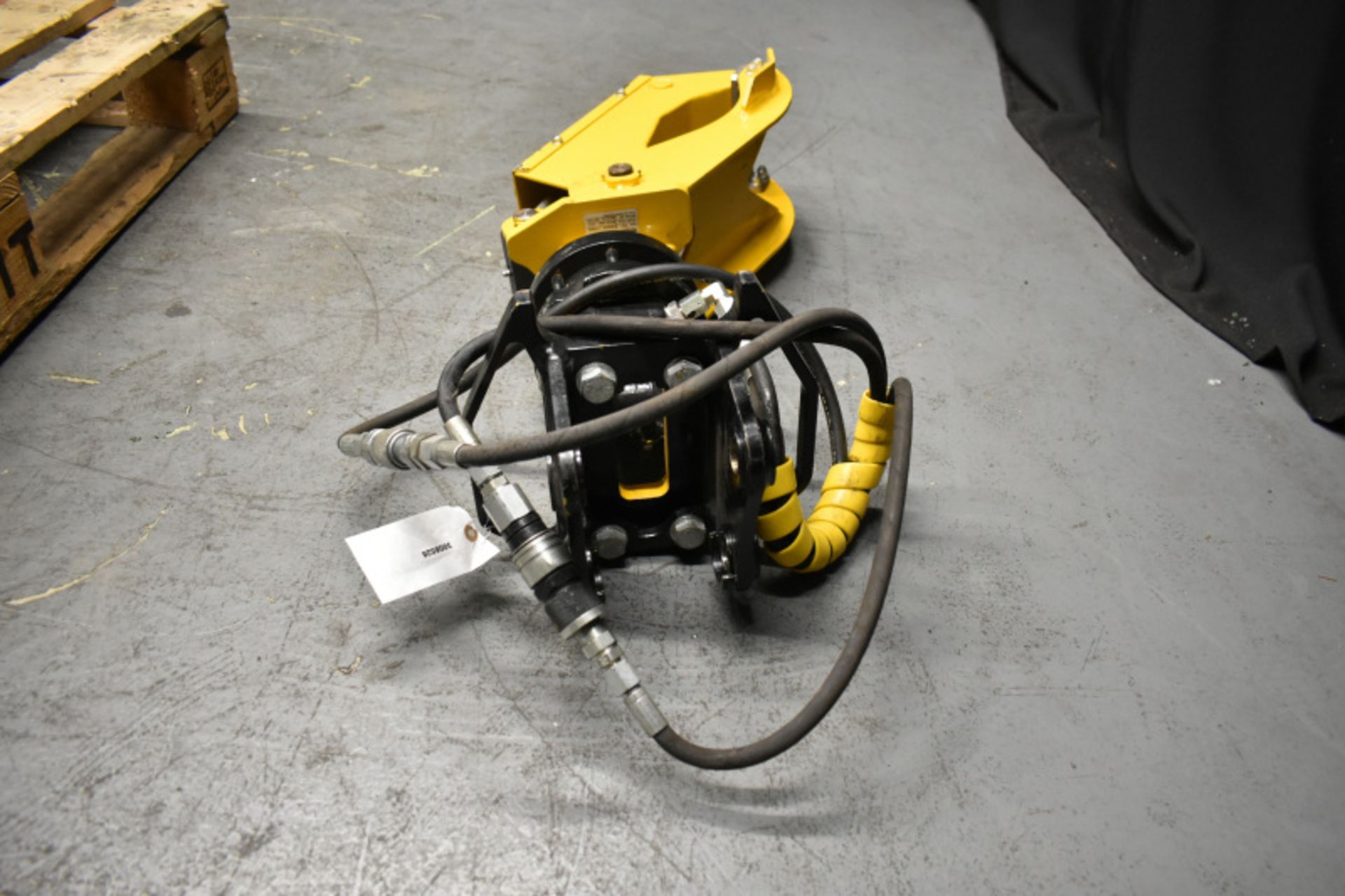 Brokk 330 Robotic Demolition Machine with attachments & accessories (see description) - Image 72 of 93