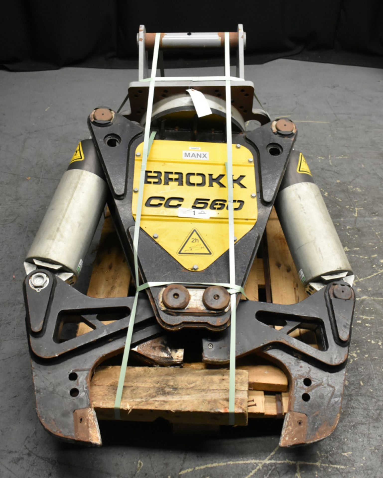 Brokk 330 Robotic Demolition Machine with attachments & accessories (see description) - Image 54 of 93