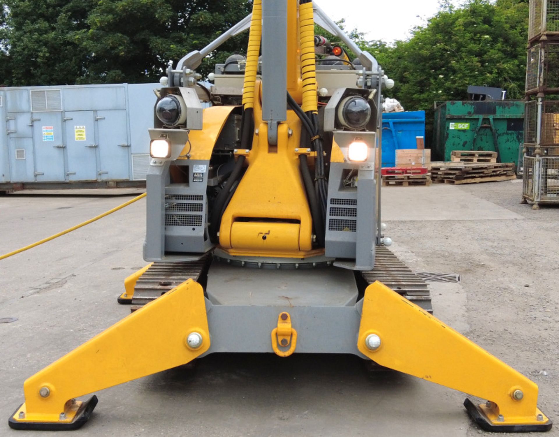 Brokk 330 Robotic Demolition Machine with attachments & accessories (see description) - Image 22 of 93