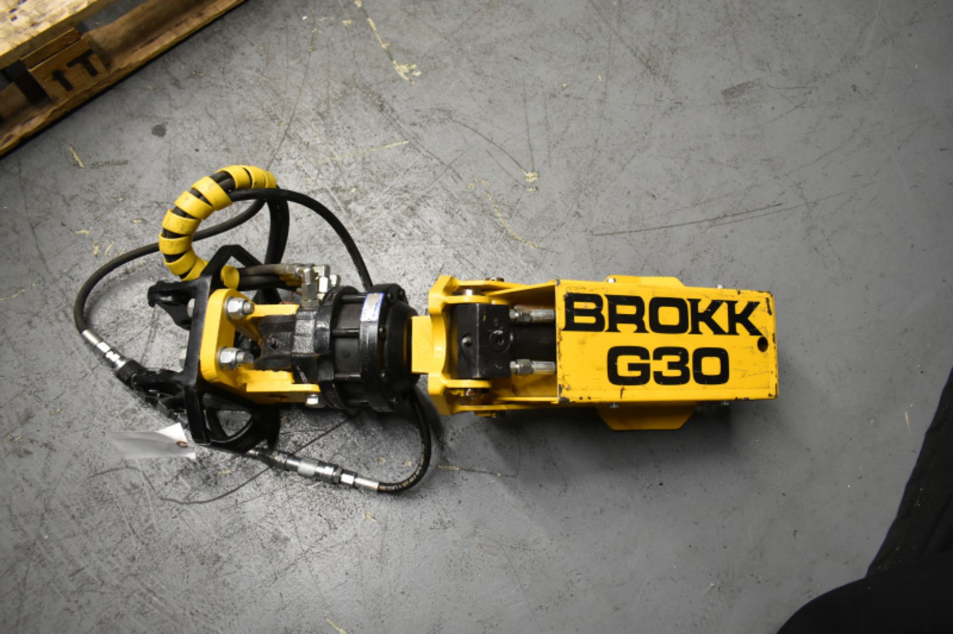 Brokk 330 Robotic Demolition Machine with attachments & accessories (see description) - Image 73 of 93