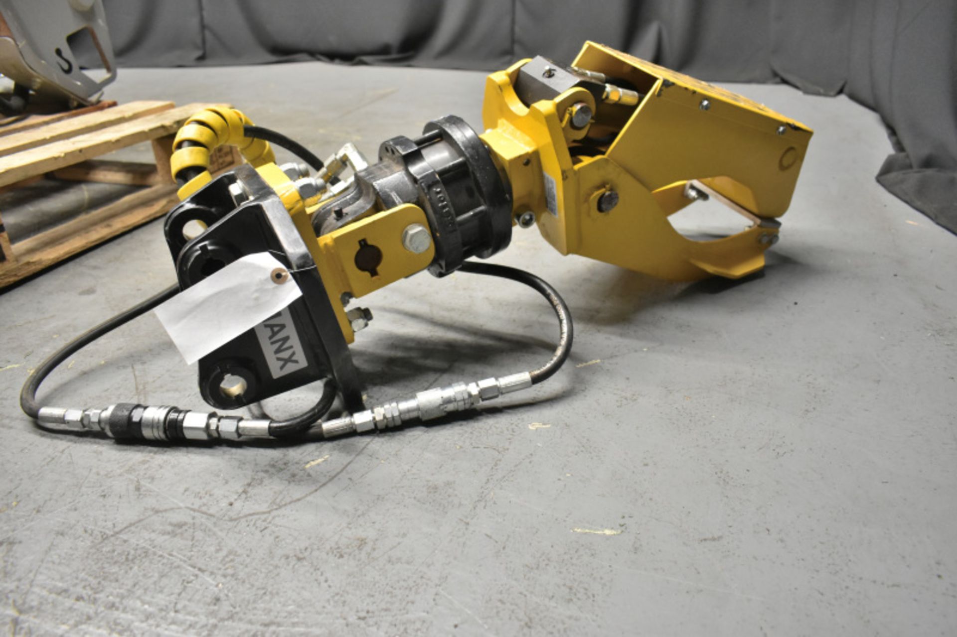 Brokk 330 Robotic Demolition Machine with attachments & accessories (see description) - Image 74 of 93