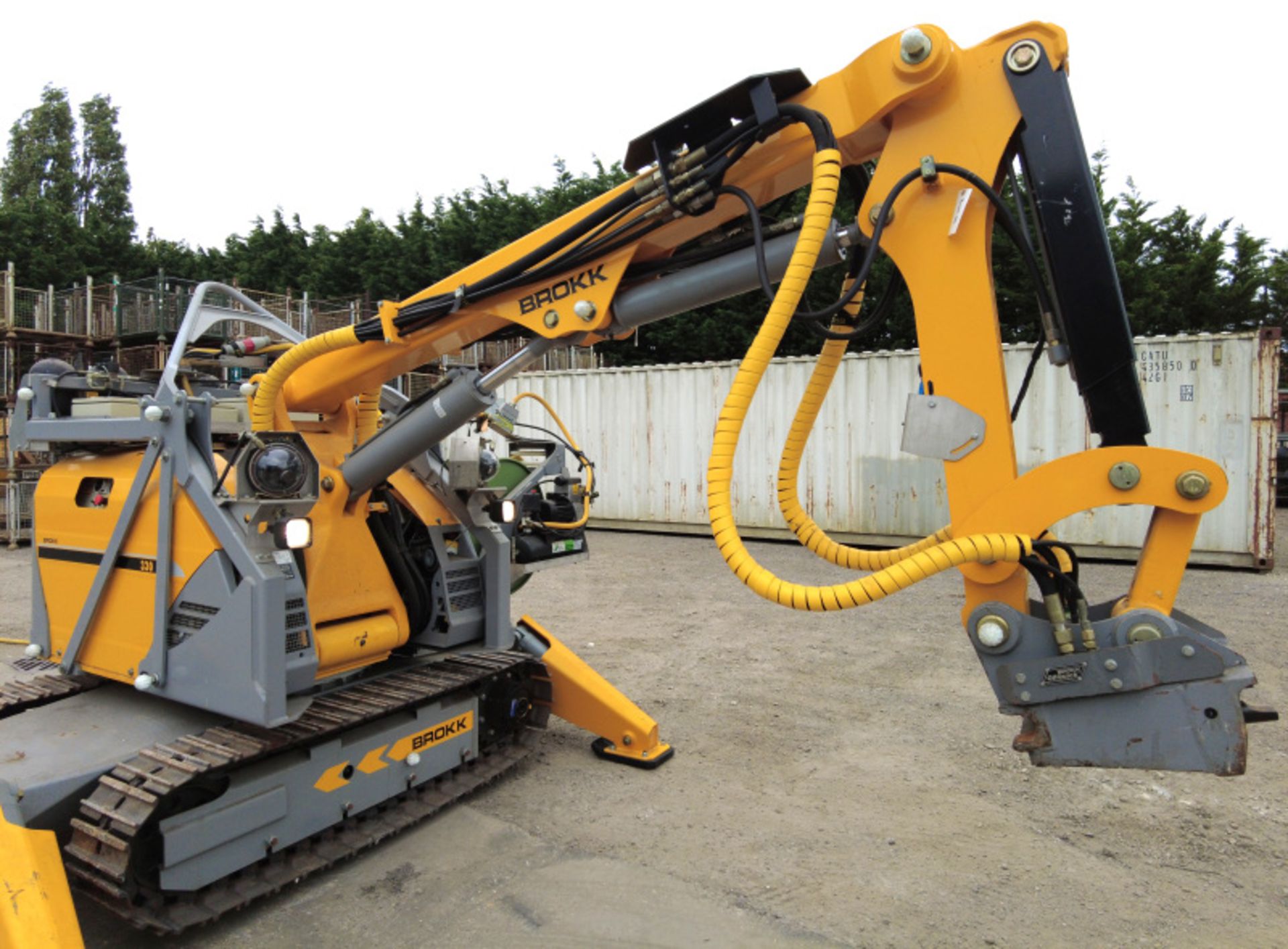 Brokk 330 Robotic Demolition Machine with attachments & accessories (see description) - Image 2 of 93