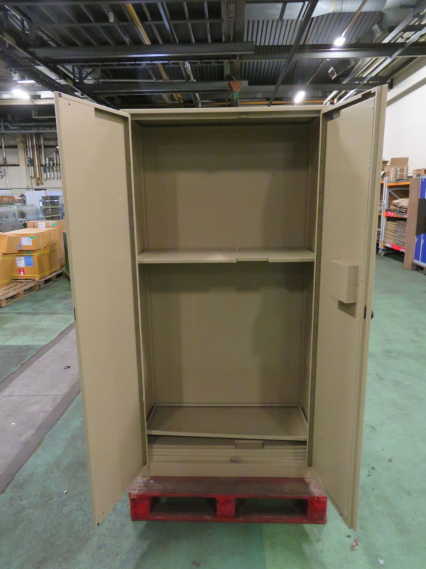 2x Metal Combination Cabinets L 920mm x W 480mm x H 1830mm - Image 3 of 5