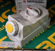 Mennekes Type 7011RS 16A/4h/100-130v Interlocked Socket