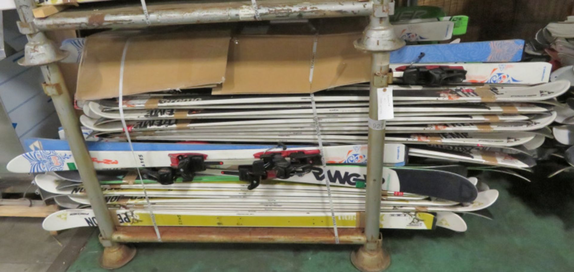 Various pairs of skis (approx. 190 pairs) - Fischer