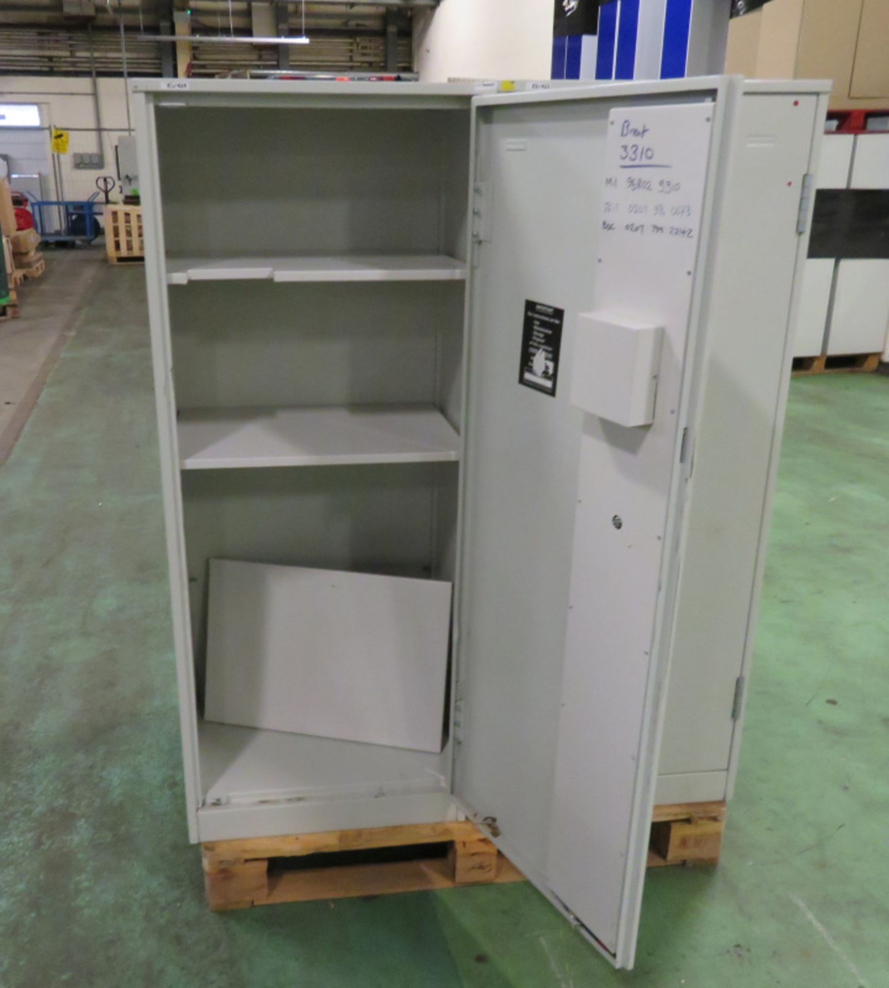 4x Single Door Metal Combination Cabinets L 455mm x W 615mm x H 1530mm - Image 2 of 8