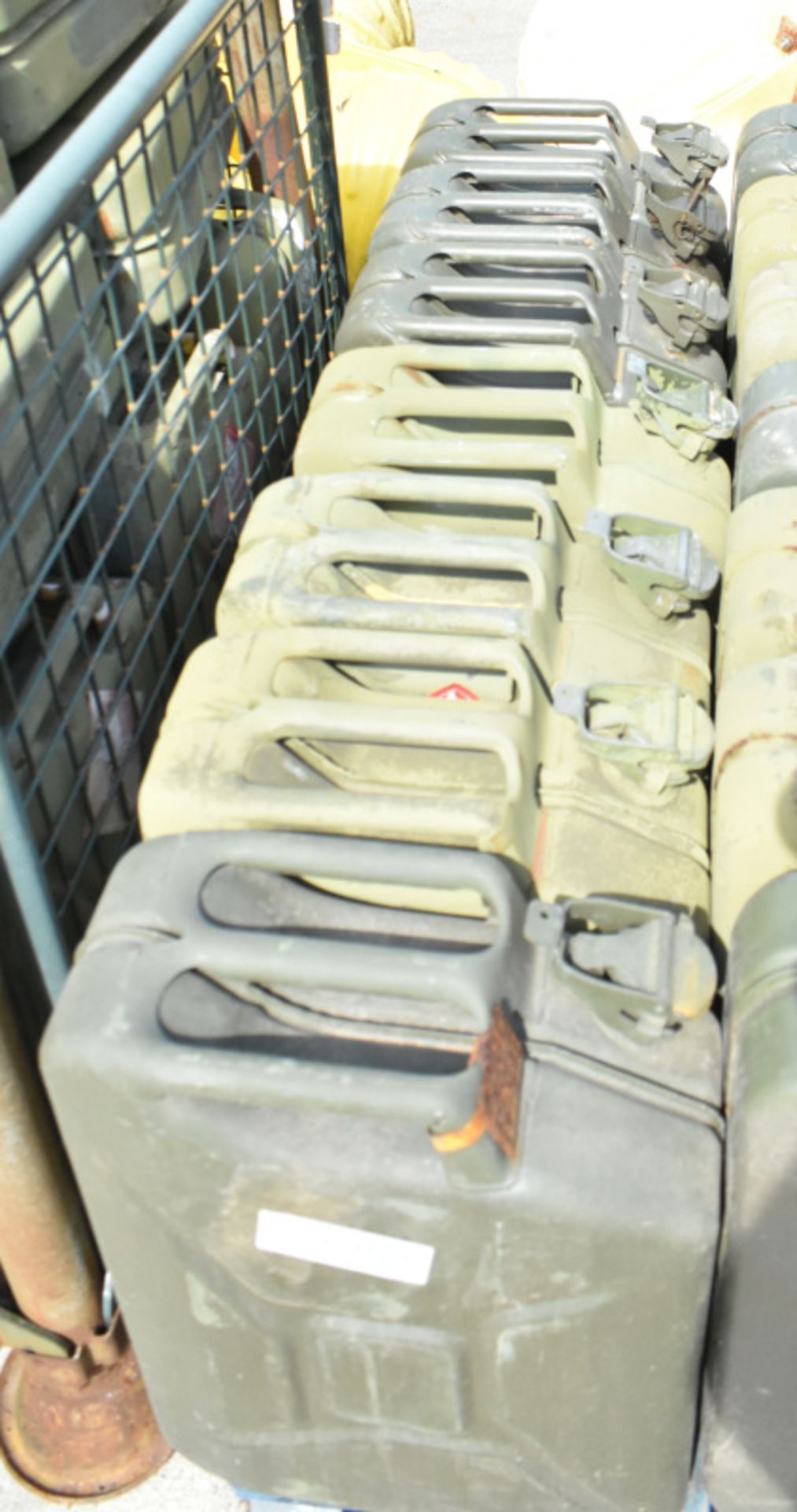 7x Ex-Mod metal jerry cans - Image 2 of 2