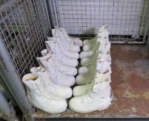 8x Pairs of White Insulated Extreme Cold Boots - Size 8R