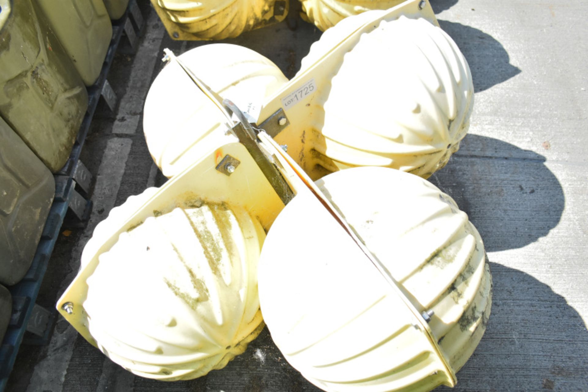 Benthos VacuSealed Sphere GlassFibre Quad Floats W 1150mm x D 1150mm x H 630mm - Image 2 of 2
