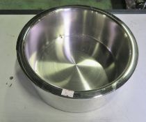 2x Stainless Steel 24 cm Salad Bowls, Stainless Steel 28cm Salad Bowl