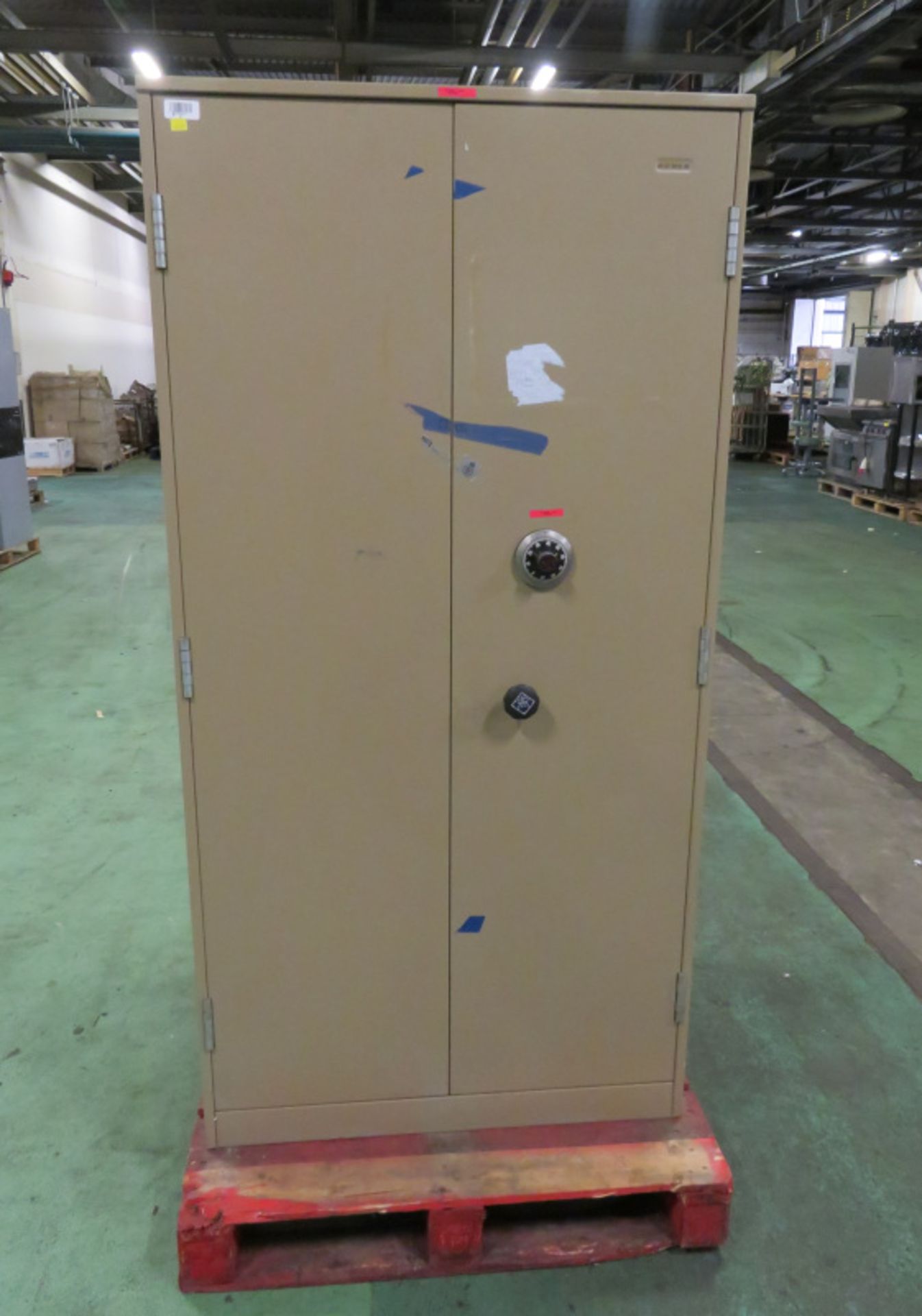 2x Metal Combination Cabinets L 920mm x W 480mm x H 1830mm - Image 4 of 5