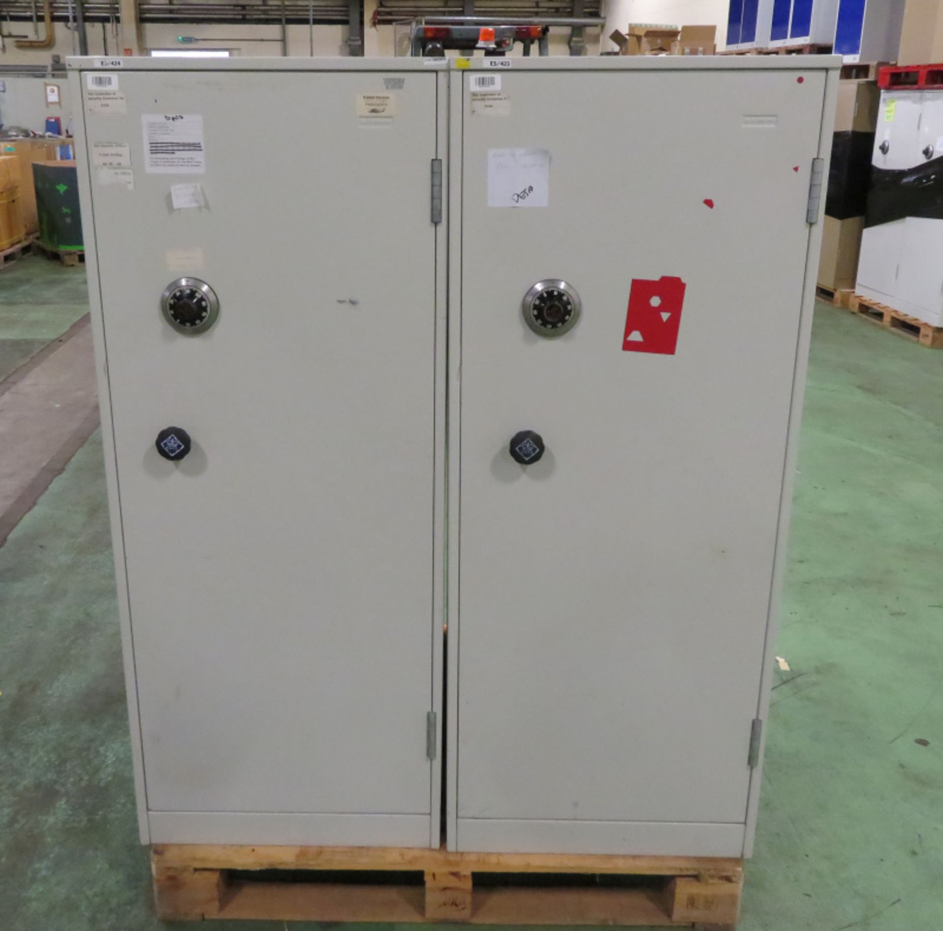 4x Single Door Metal Combination Cabinets L 455mm x W 615mm x H 1530mm - Image 4 of 8