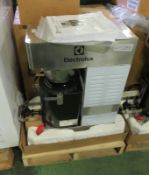 Electrolux EPBC1A2UK PrecisionBrew Coffee Brewer Single & Electrolux EAS15 Air-Heated Shuttle