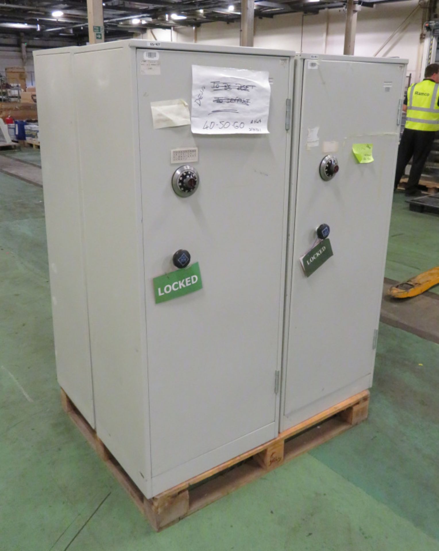 4x Single Door Metal Combination Cabinets L 455mm x W 615mm x H 1530mm - Image 6 of 8