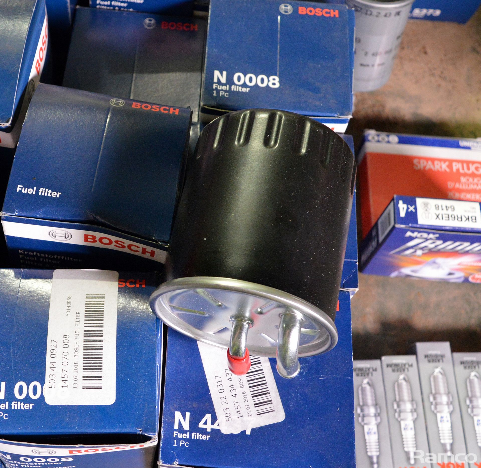 Spark plugs - NGK, Bosch, NGK Platinum, Bosch fuel filters, Glowplugs - see pictures for m - Image 3 of 6