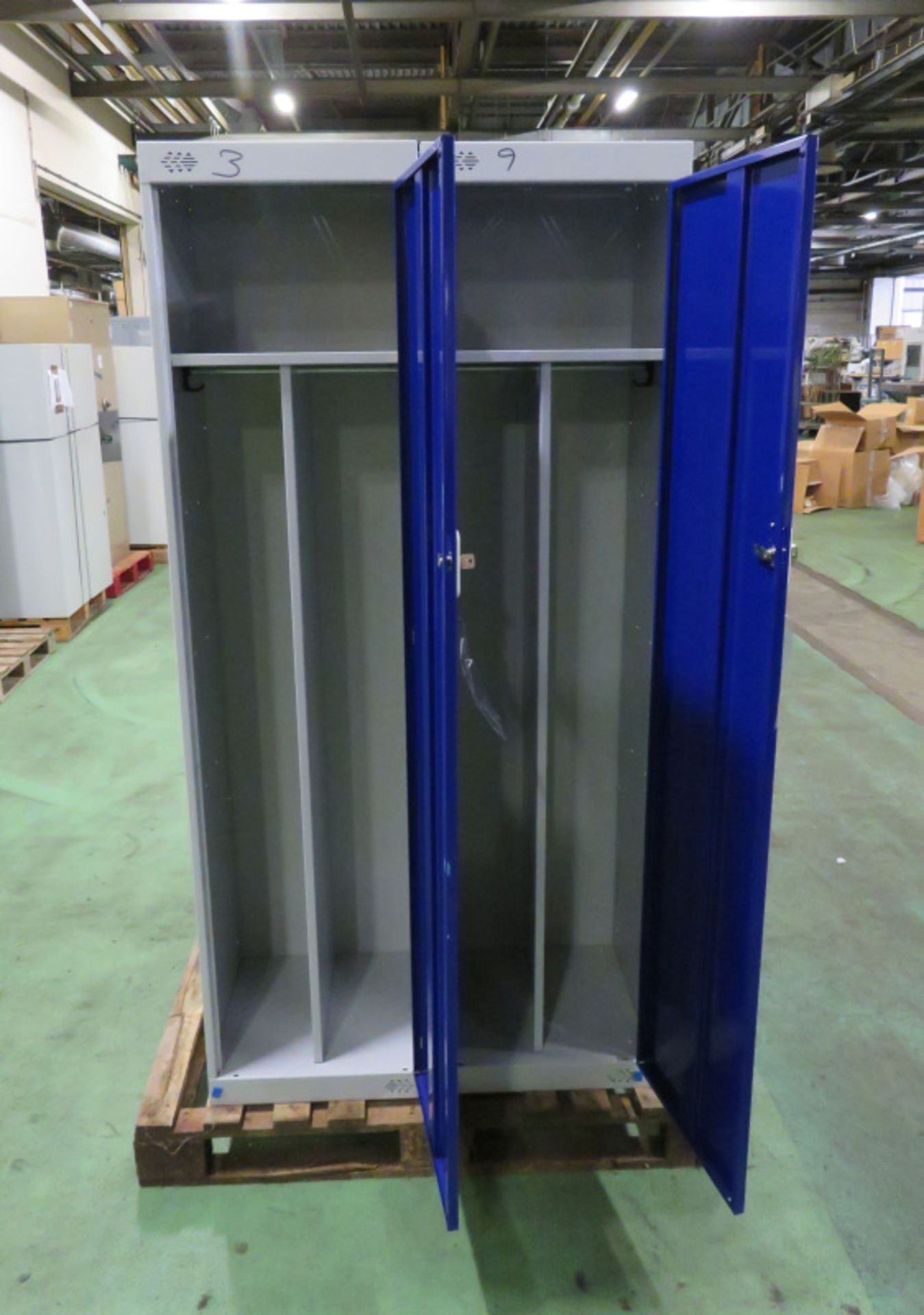 4x Metal Grey/Blue Lockers - L450 x W450 x H1800mm - Image 3 of 5