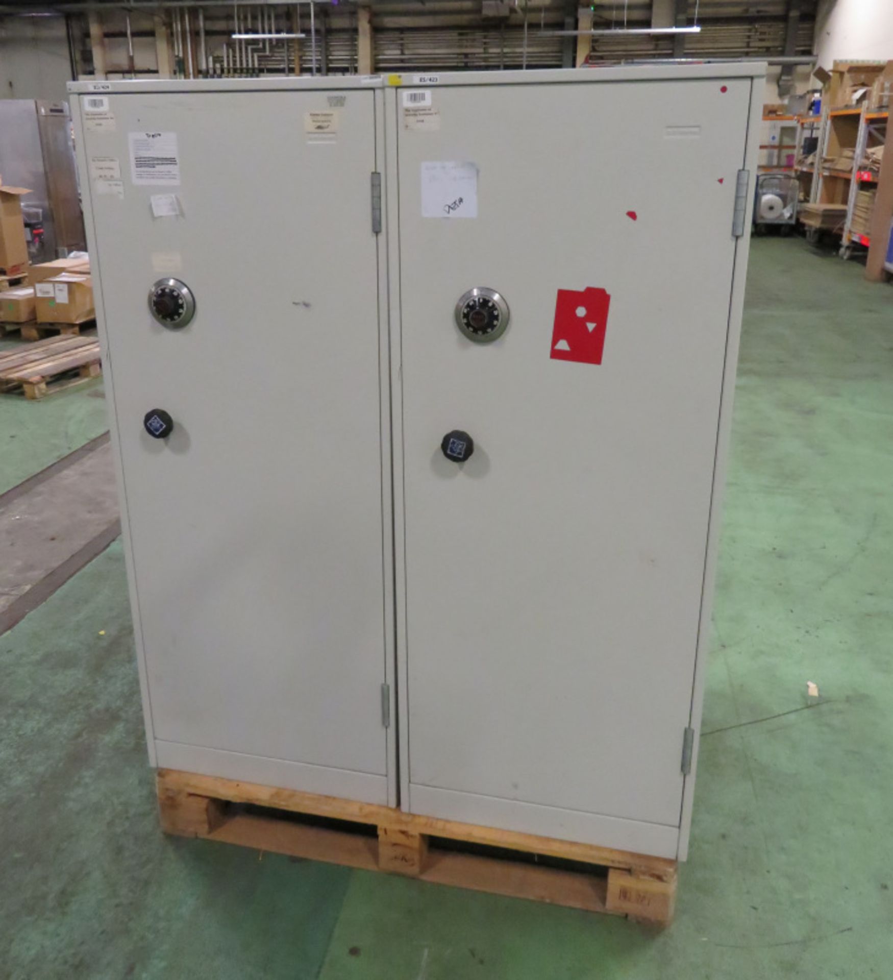 4x Single Door Metal Combination Cabinets L 455mm x W 615mm x H 1530mm
