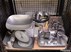 Baking Tray, Steaming Tins, Baguette baking trays, Salter scales, Large colander bowls, and more