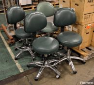 4x Revolving Stools