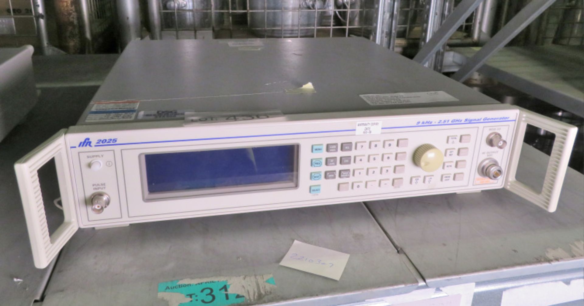 IFR 2025 Signal Generator 9kHz-2.51 GHz