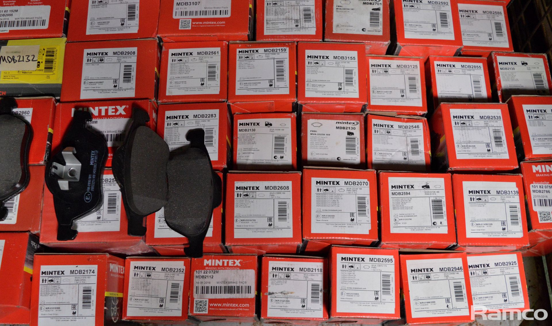 Eicher, Mintex, LPR brake pads - see pictures for model / type - Image 5 of 6