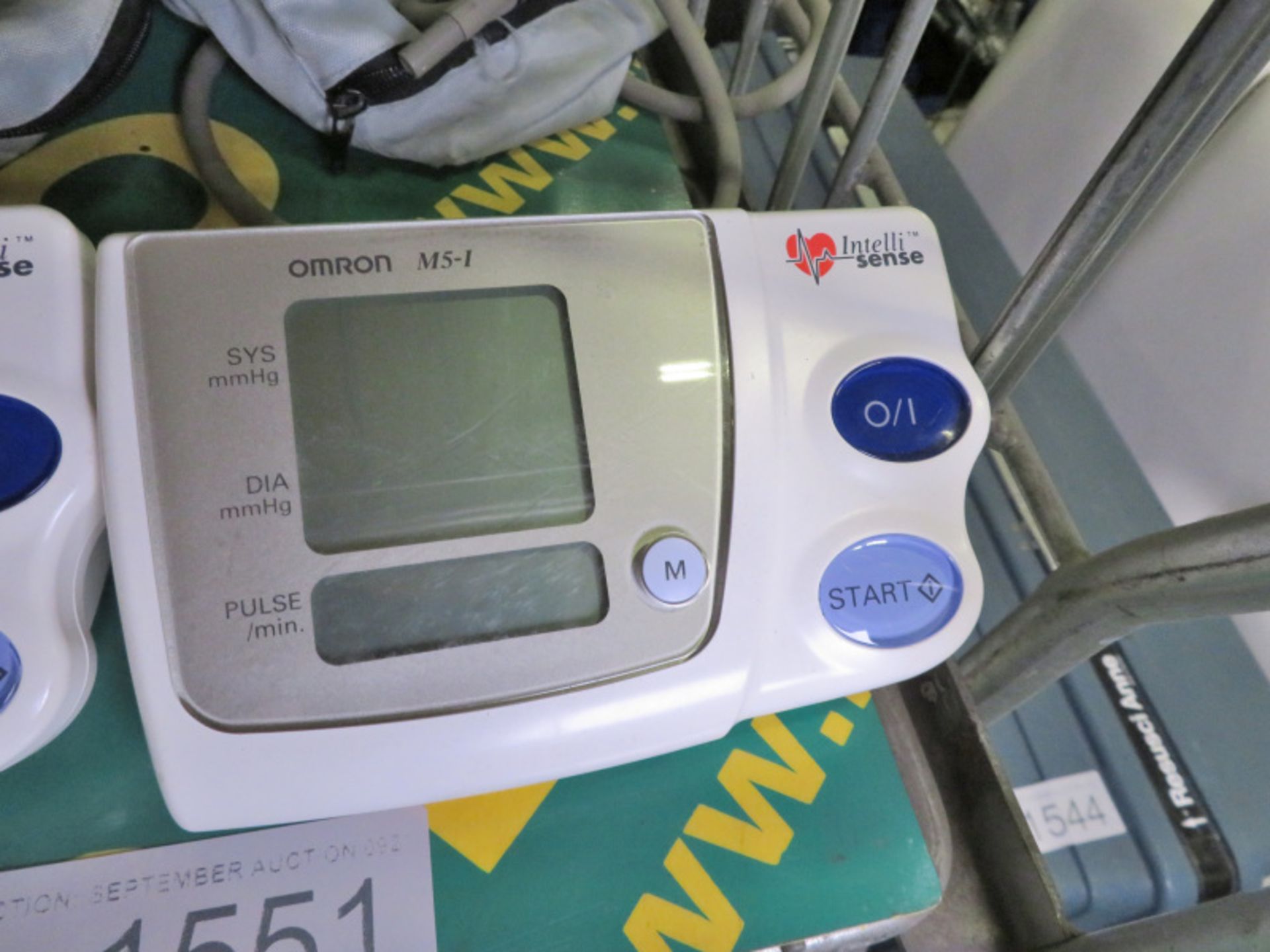 2x Omron M5-I Intelli Sense Blood Pressure Monitors with case - Image 3 of 3
