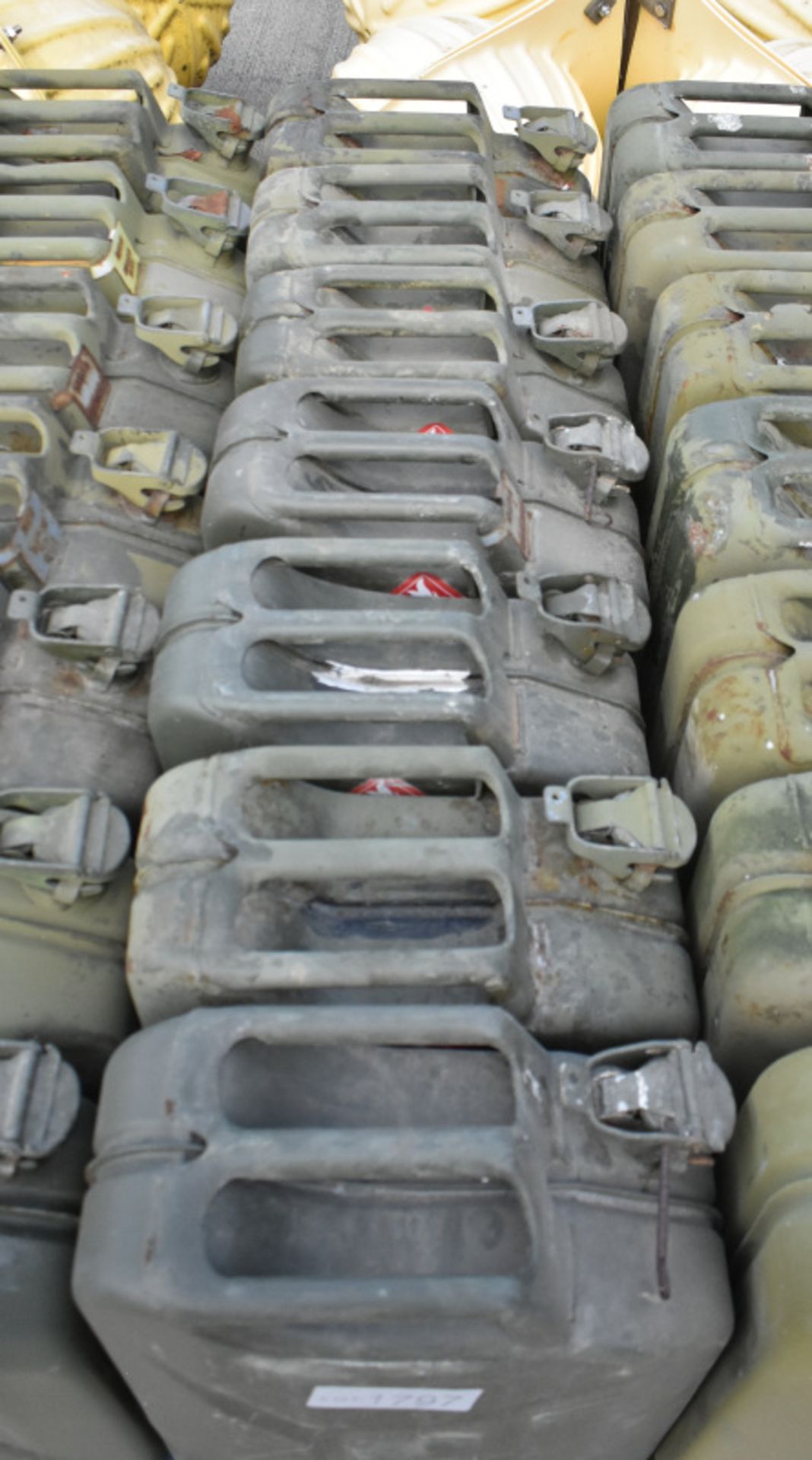 7x Ex-Mod metal jerry cans - Image 2 of 2