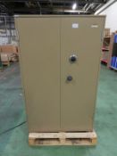 2x Double Door Metal Combination Cabinets - L 500mm x W 1000mm x H 1600mm