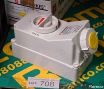 Mennekes Type 7011RS 16A/4h/100-130v Interlocked Socket