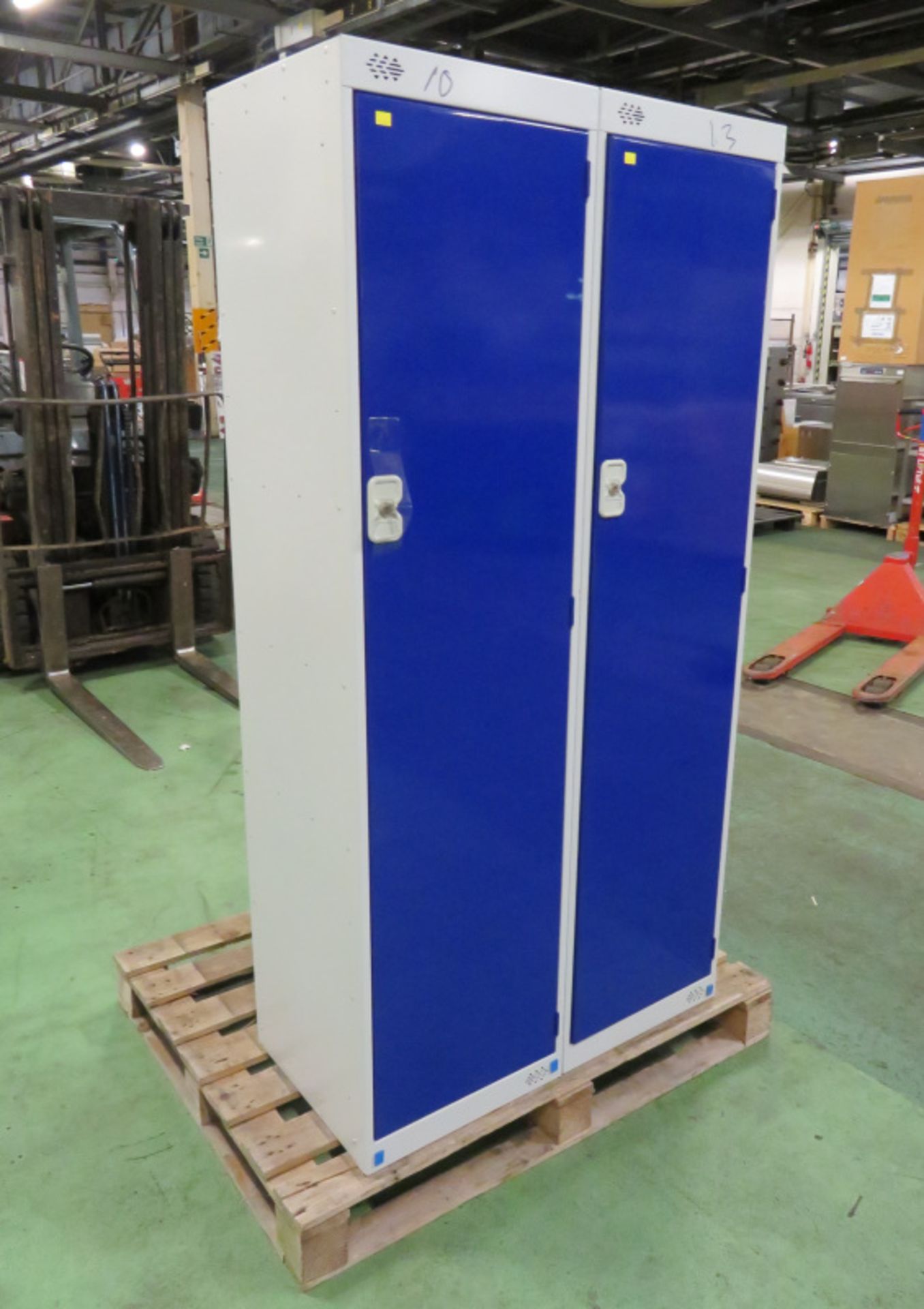 3x Metal Grey / Blue Lockers L 450mm x W 450mm x H1800mm - Image 2 of 6