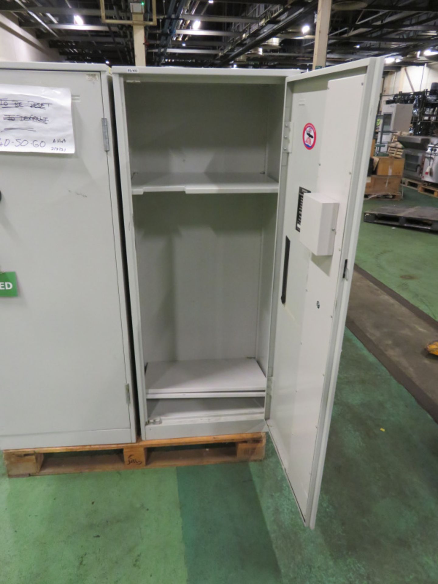 4x Single Door Metal Combination Cabinets L 455mm x W 615mm x H 1530mm - Image 8 of 8