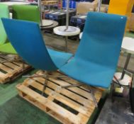 2x high back swivel deep chairs - blue - W 698 x D 840 x H 1080mm - 1 chair has wear on material