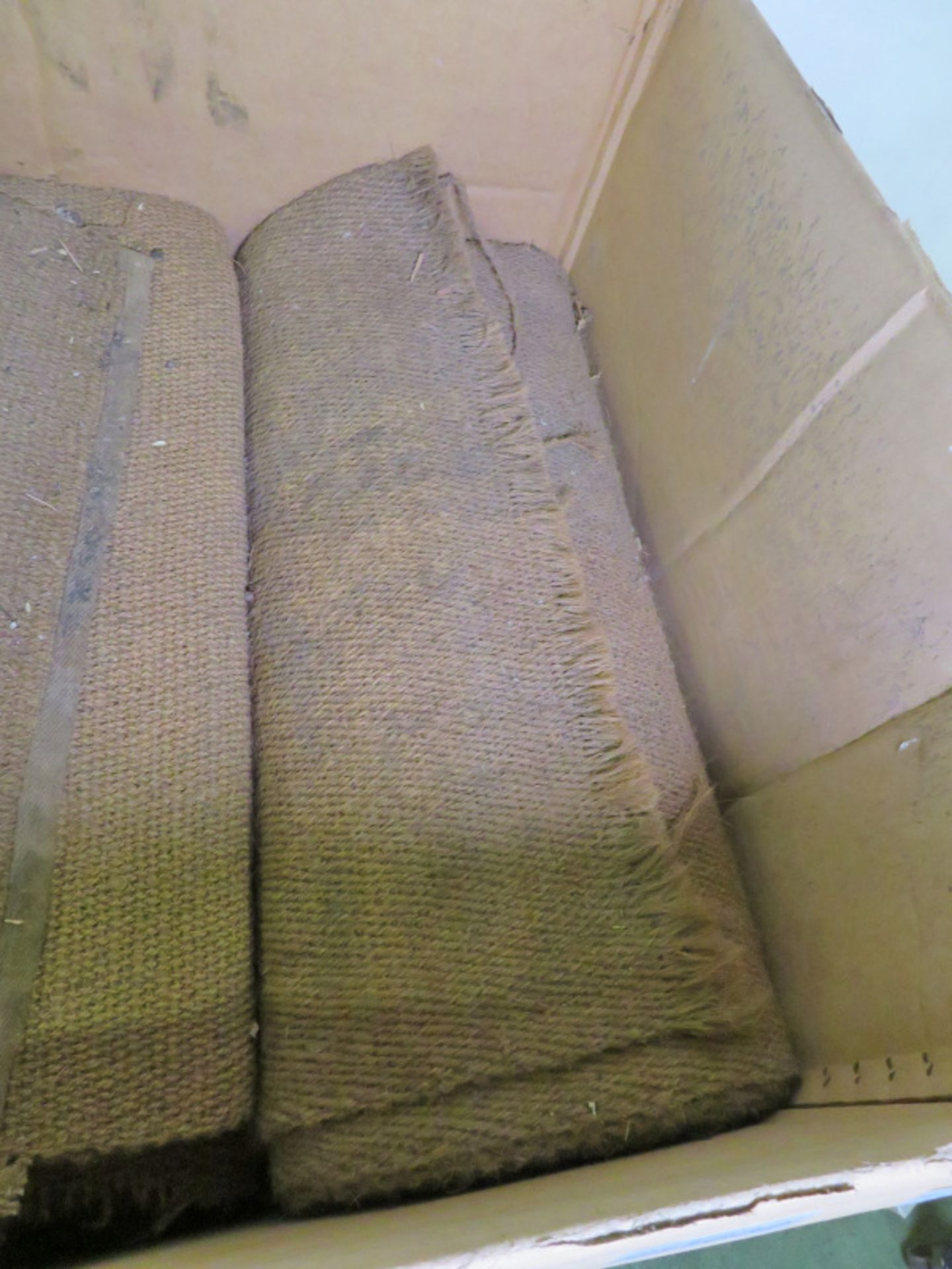 Rolls of Hessian matting - unknown lengths - 910mm wide - Image 2 of 3