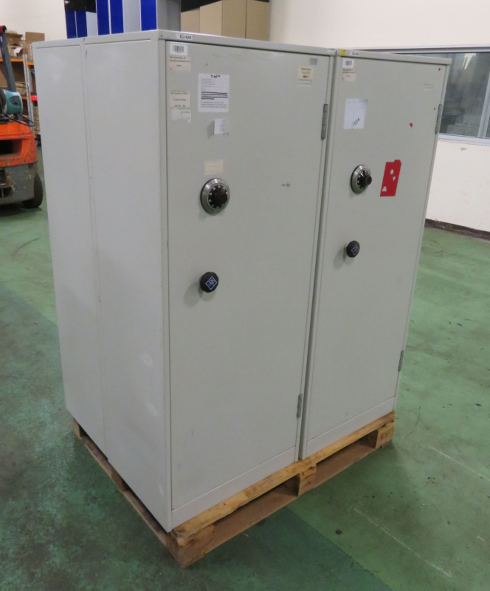 4x Single Door Metal Combination Cabinets L 455mm x W 615mm x H 1530mm - Image 3 of 8